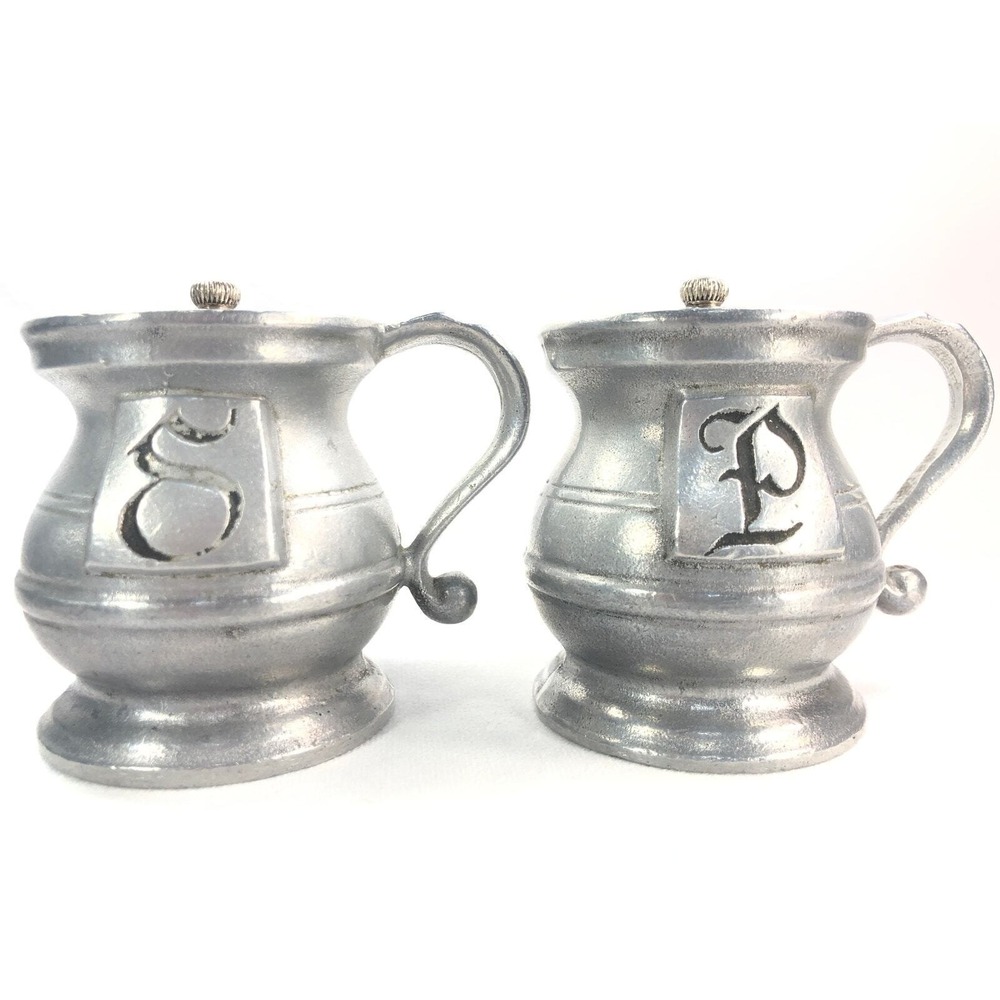 Wilton Armetale RWP Pewter Salt & Pepper Shakers Plough Tavern Pattern Vintage‎